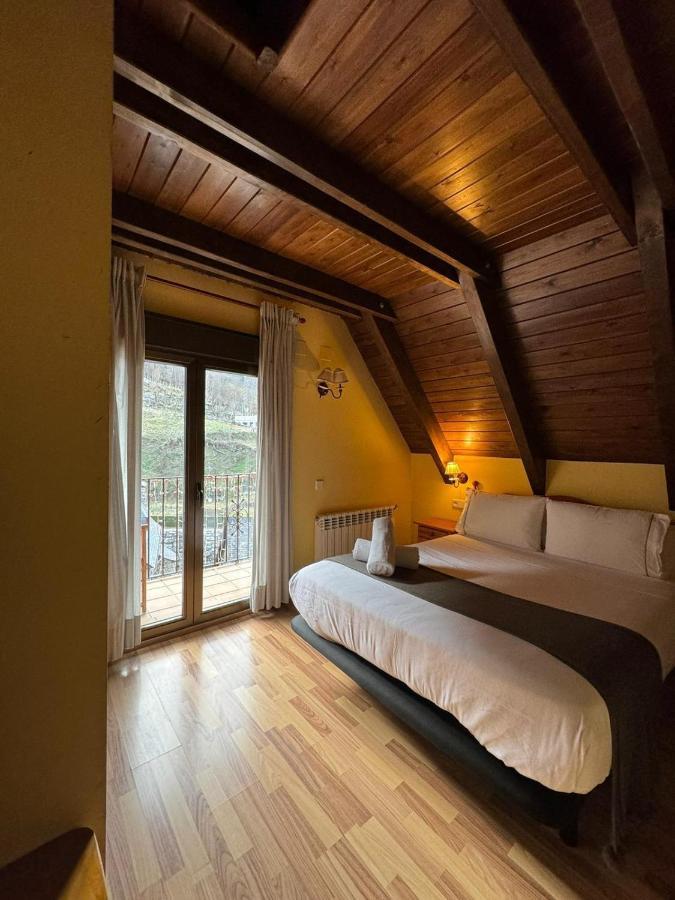 Hotel Saueth Tredos Bagian luar foto