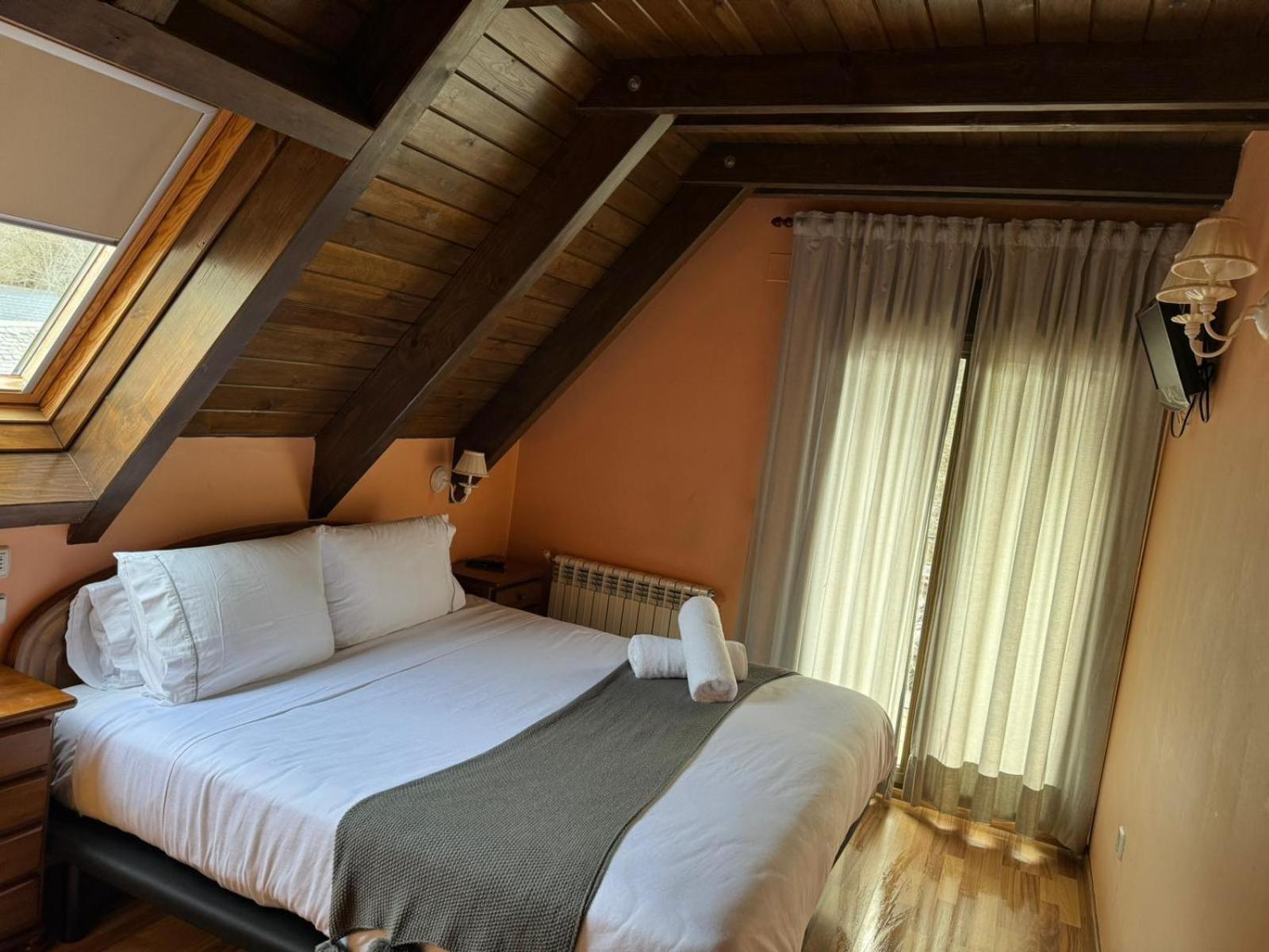 Hotel Saueth Tredos Bagian luar foto